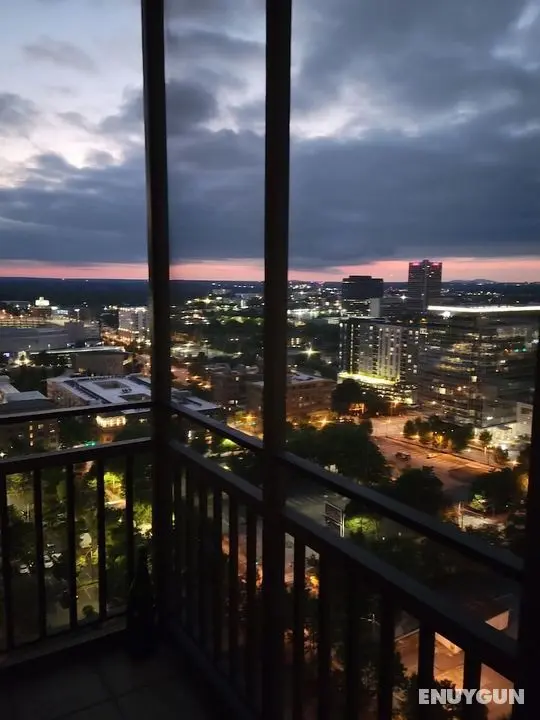 DTWN luxury condo 99 percent Walk score - Öne Çıkan Resim