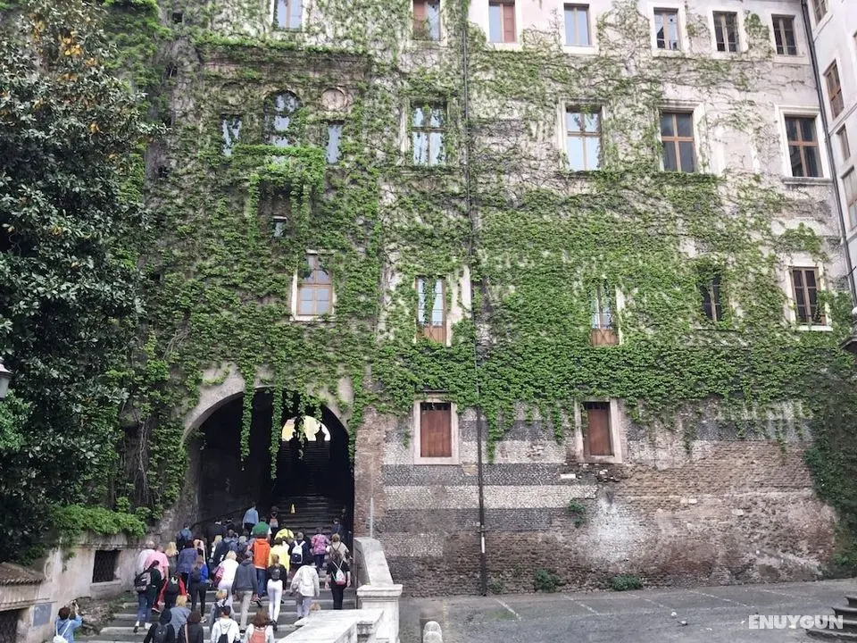Duca di Cavour - Dış Mekan