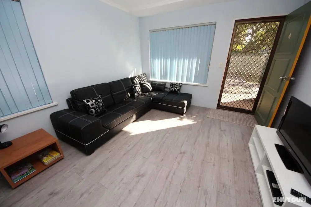 Dunbar Court Unit 4 at South West Rocks - Öne Çıkan Resim