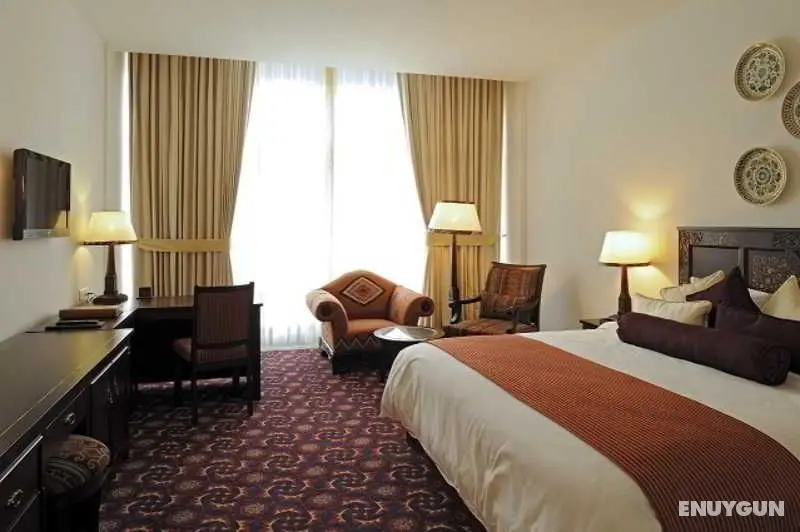 Dushanbe Serena Hotel - Oda