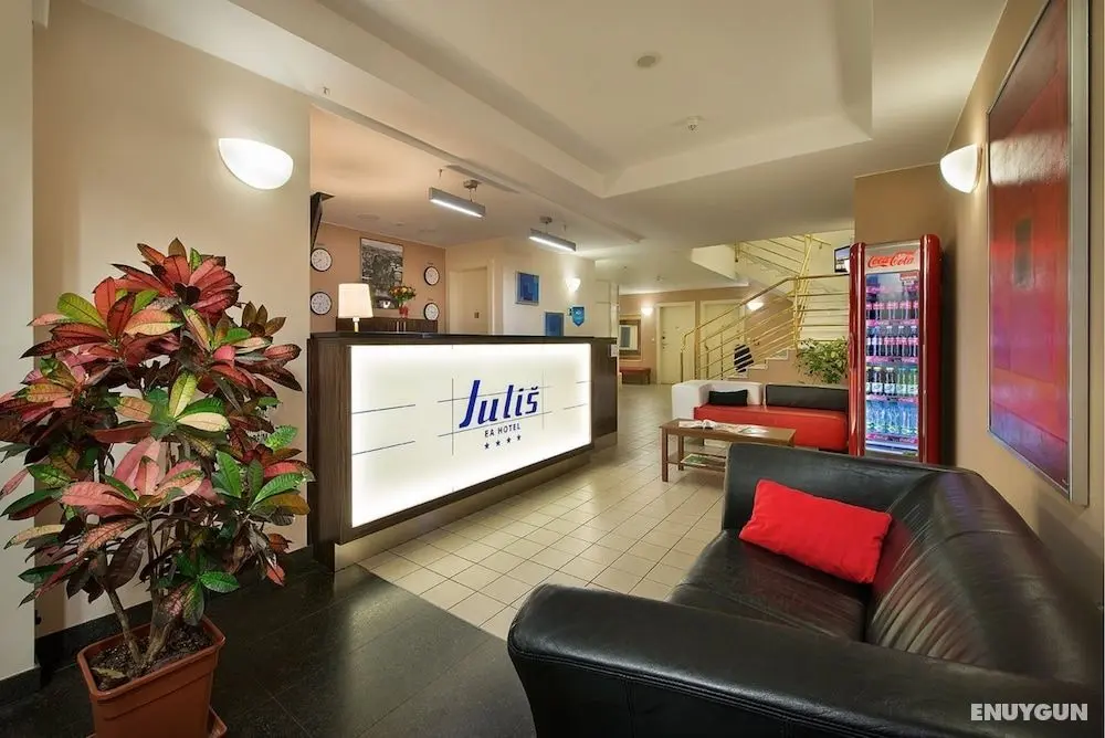 EA Hotel Juliš - Lobi