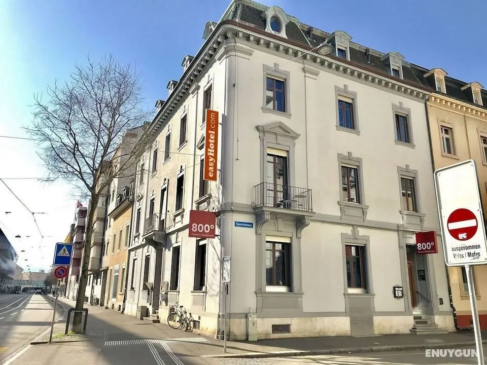 easyHotel Basel City - contactless self check-in - Öne Çıkan Resim