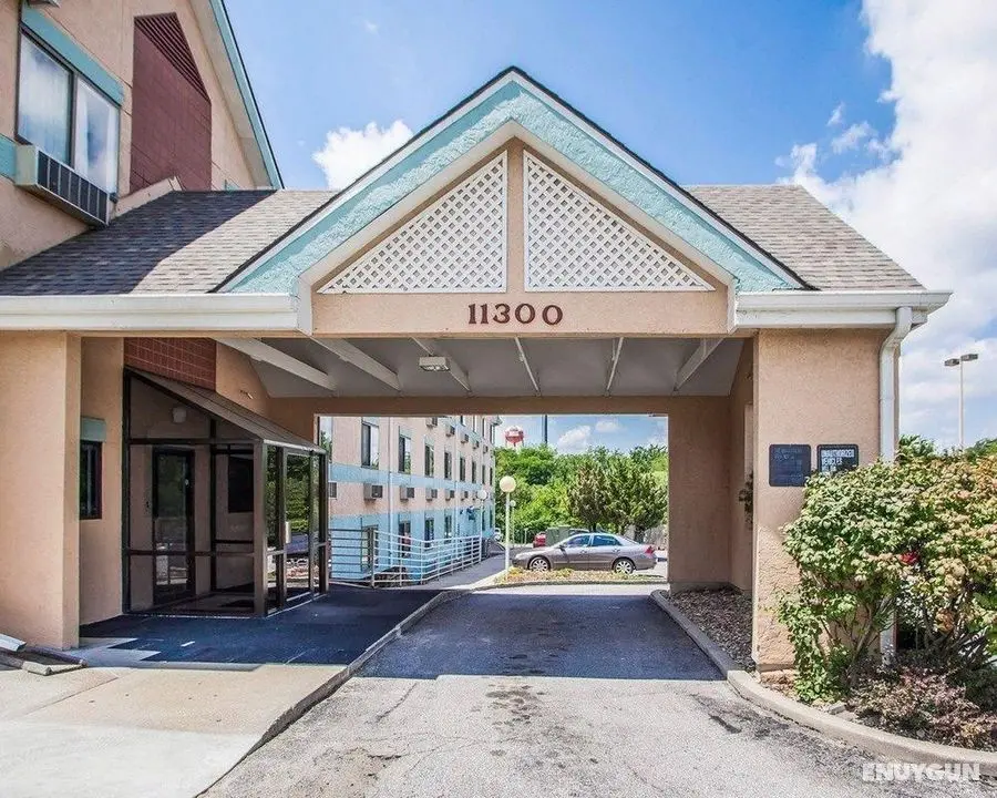 Econo Lodge Airport Airport Area - Genel
