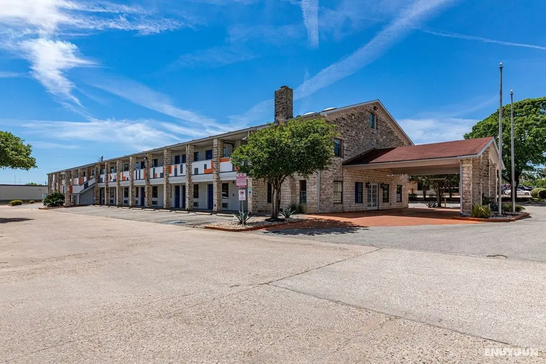 Econo Lodge - Dış Mekan