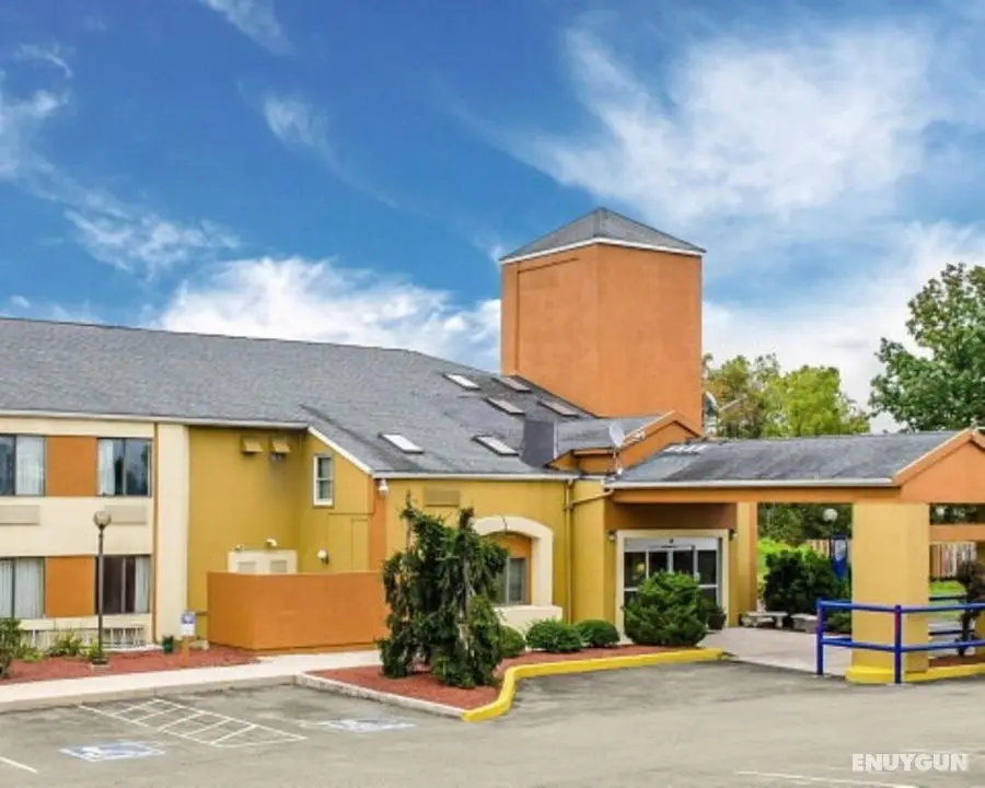Econo Lodge - Genel