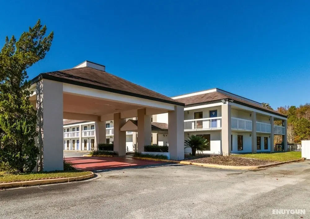Econo Lodge - Dış Mekan