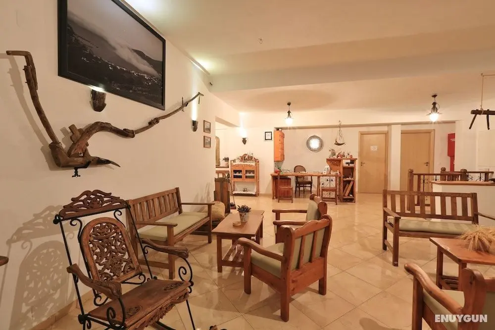 Edem Hotel Apartments - Lobi