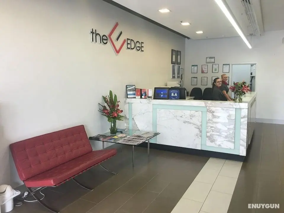 The Edge Apartment Hotel - Lobi