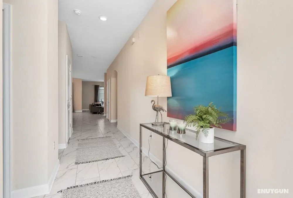 Edgy, Modern 6 Bed 5 Bath - Oda