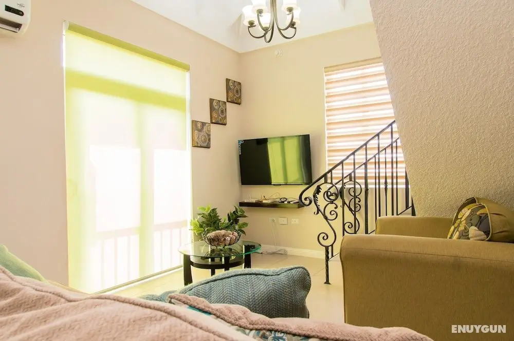 Eight 24 by Pro Homes Jamaica - Öne Çıkan Resim