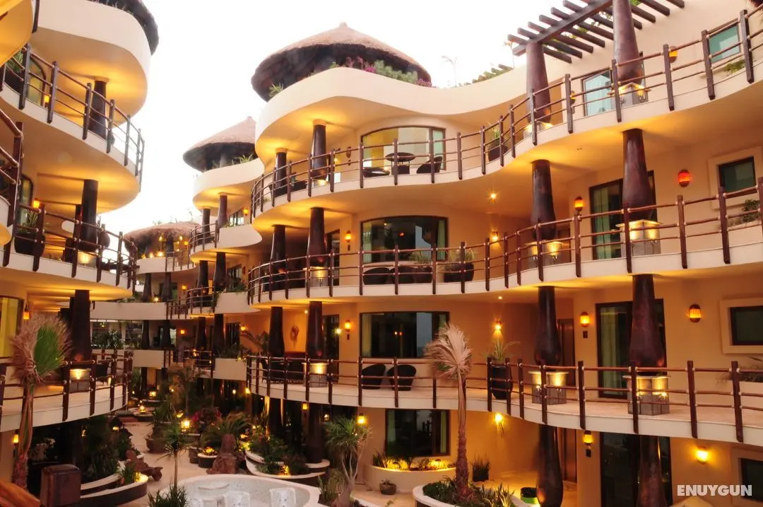 El Taj Ocean Front and Beachside Condo Hotel - Genel