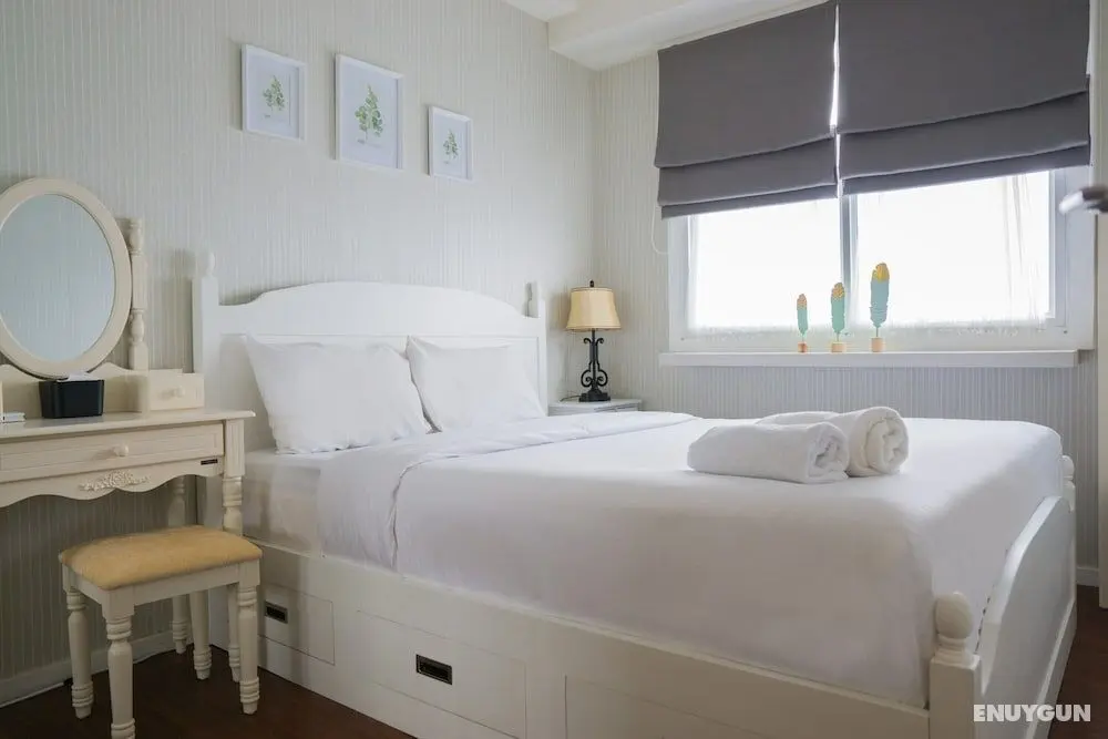 Elegant 1BR Parahyangan Residence Apartment With Mountain View - Öne Çıkan Resim
