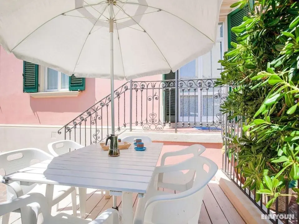 Elegant Apartment in San Vincenzo With a Sea-view - Öne Çıkan Resim