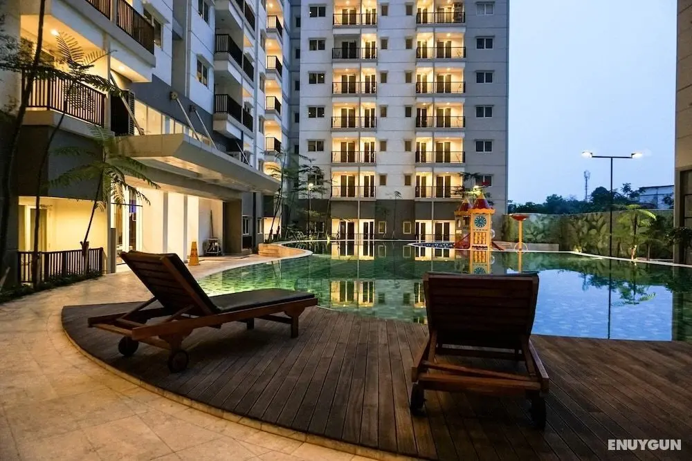 Elegant And Modern Signature Park Grande Apartment Studio Apartment - Havuz