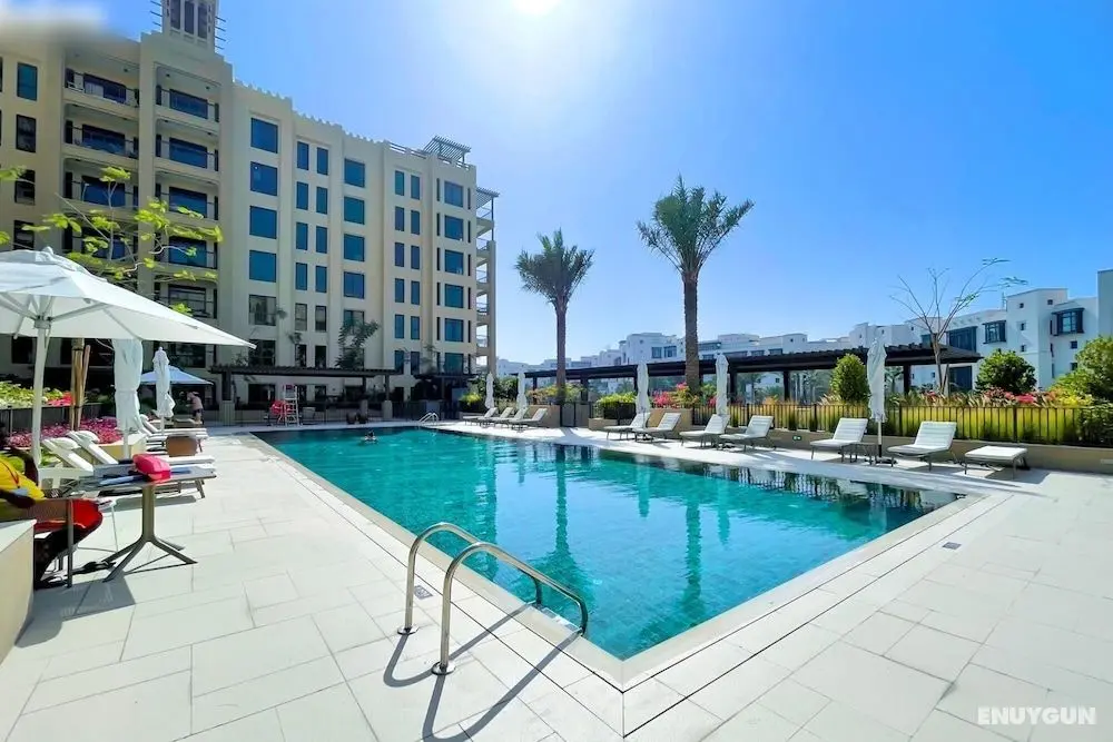 Elegant Pool View 2BR Apartment - Oda