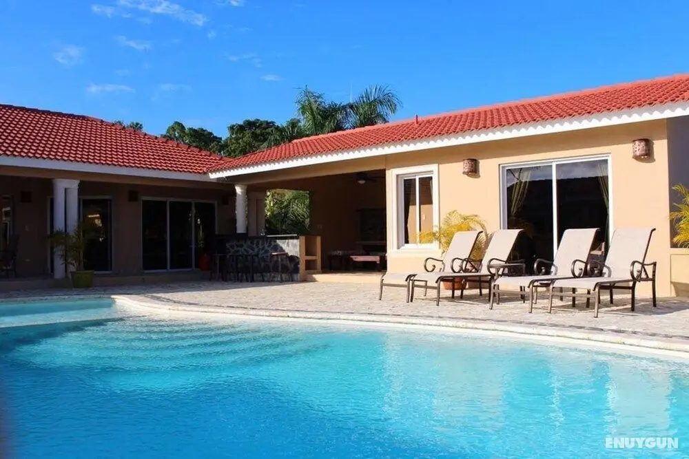 Elegant and Private 4 Bedroom Villa - Havuz