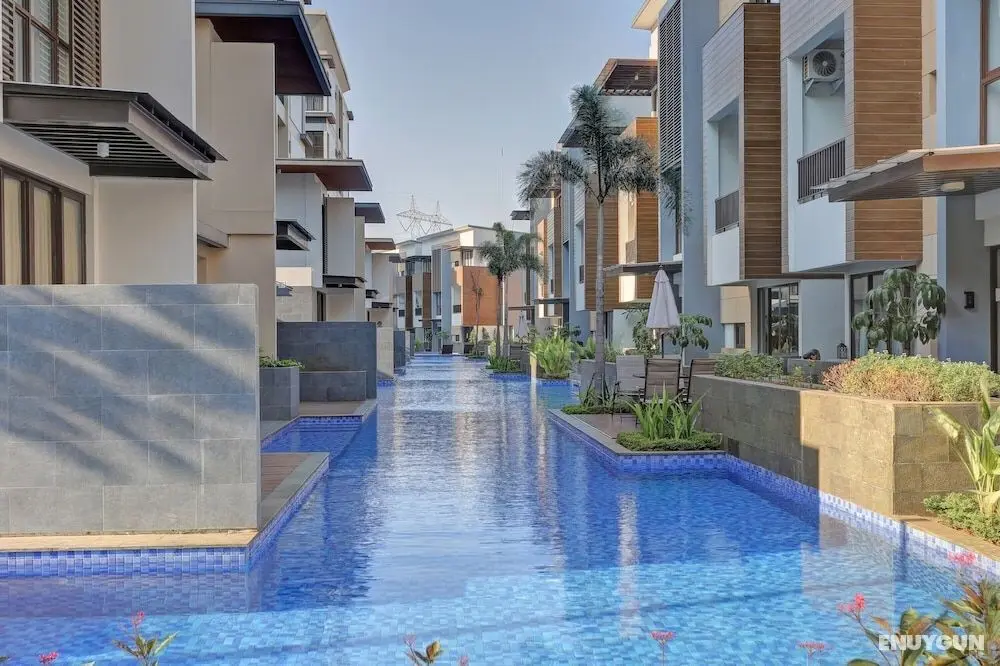 Elegant and Relaxing 1BR Asatti Apartment BSD - Havuz