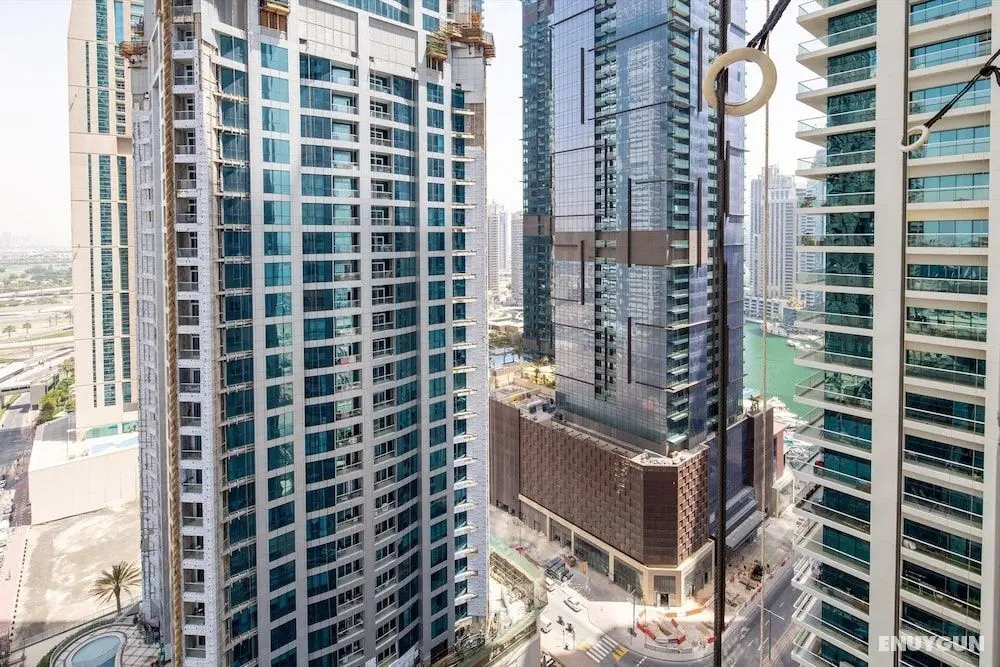 Elegant and Spacious 2BR w/ Sea Views in Marina! - İç Mekan