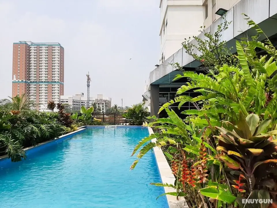 Elegant Studio Apartment (No Kitchen) at Tuscany Residence - Havuz