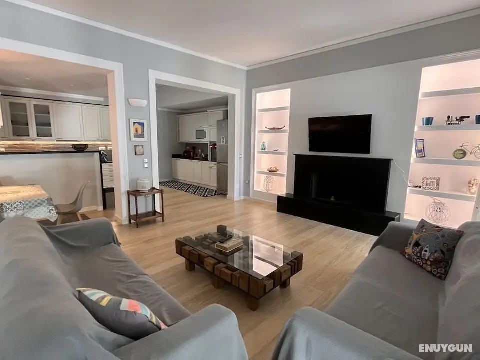 The Elegant Summer House - Öne Çıkan Resim
