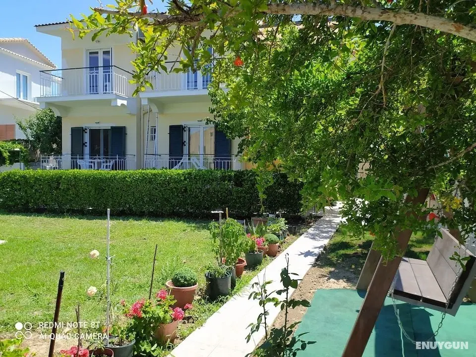 Elena's Garden - Öne Çıkan Resim