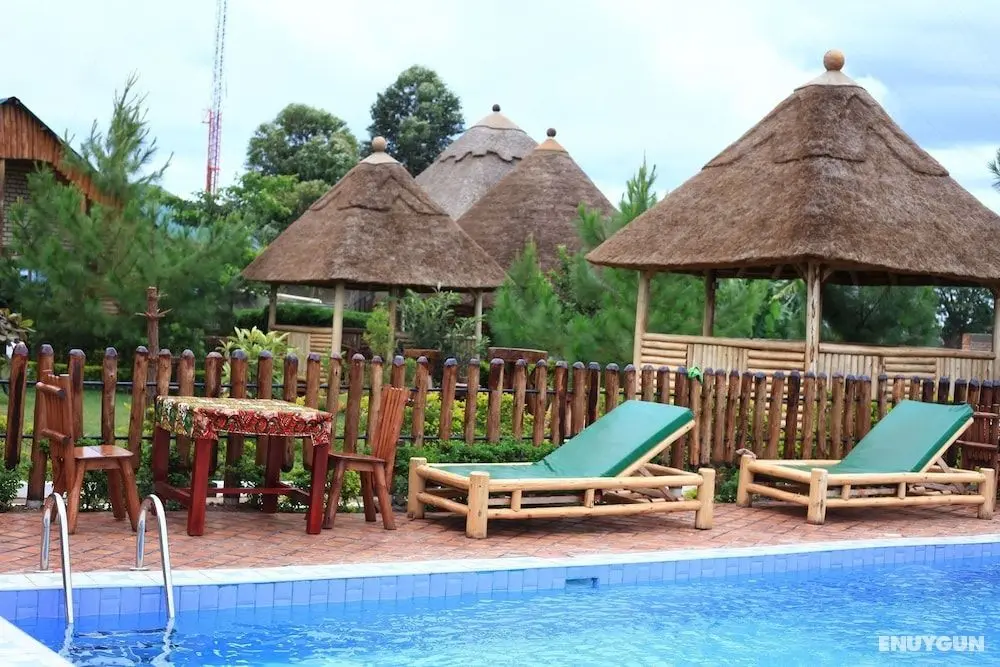 Elite Backpackers Services Masaka - Havuz