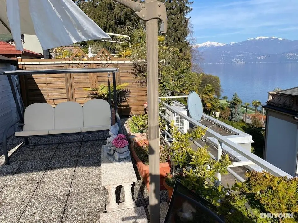 Elizaveta Apartment With Lake View and Terrace in Oggebbio - Oda