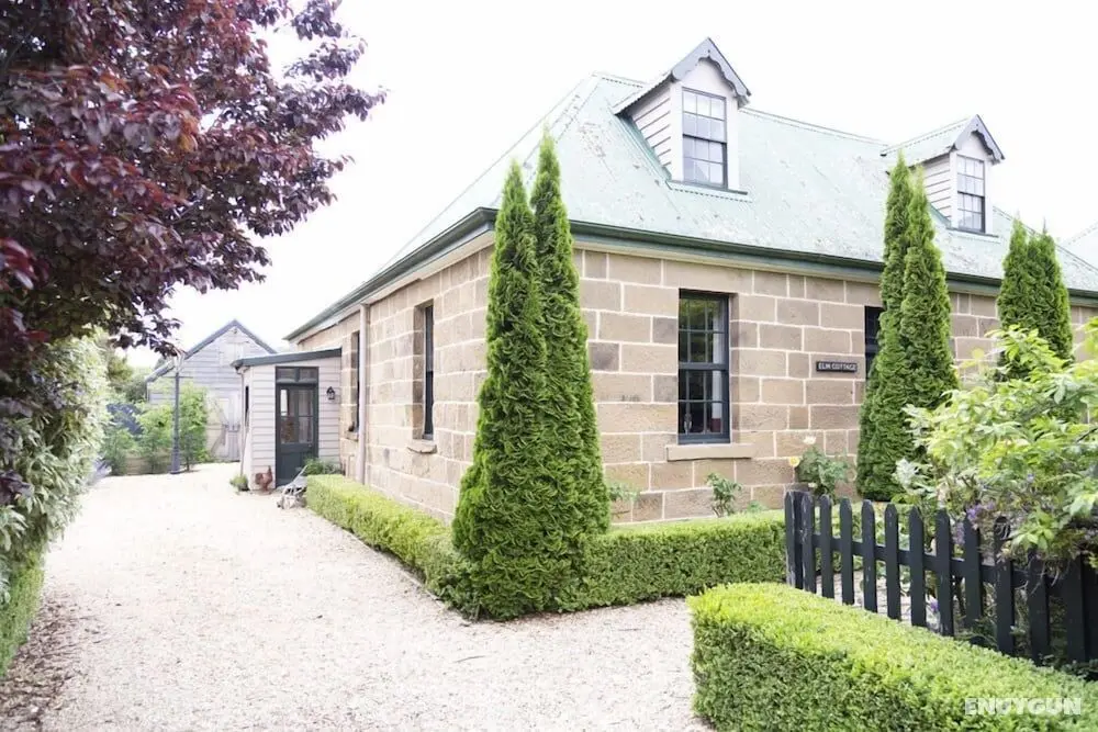 Elm Cottage Barn - Öne Çıkan Resim