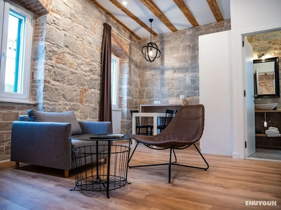 Emarconi history&luxury in Split center - Öne Çıkan Resim