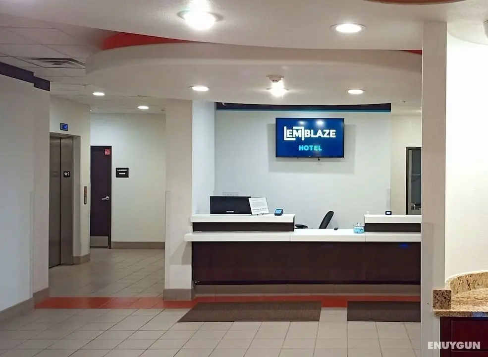 Emblaze Hotel - Lobi