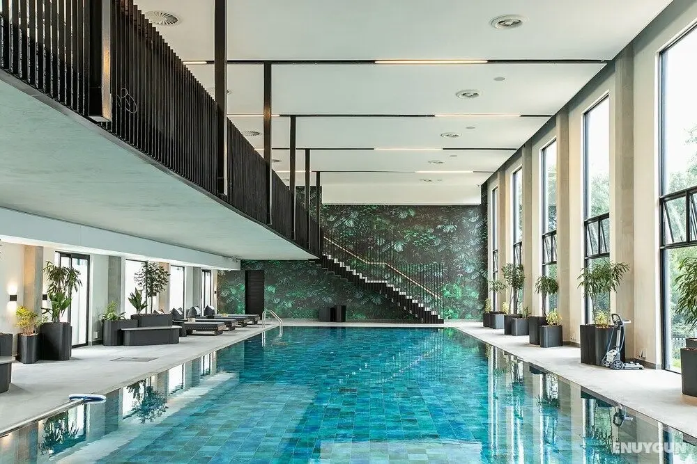 The Emerald Apartments - Öne Çıkan Resim
