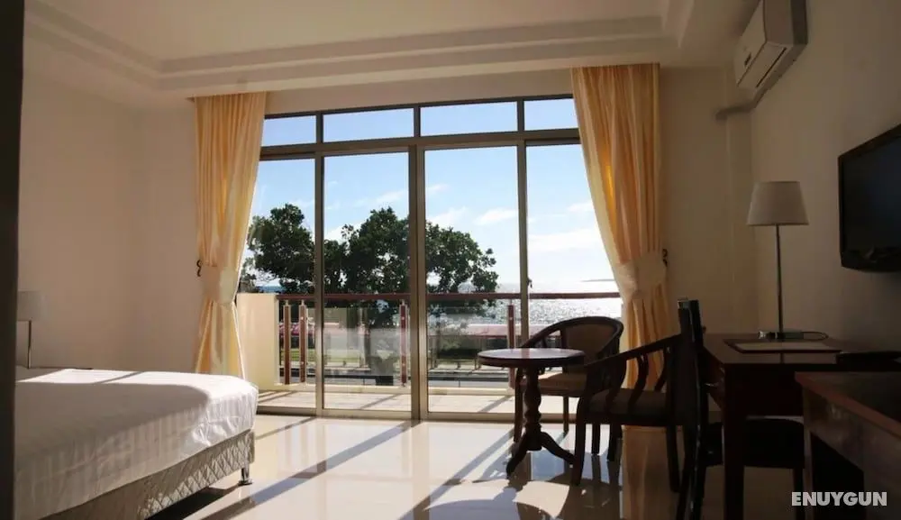 Emerald Hotel - Öne Çıkan Resim