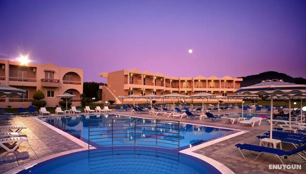 Emerald Hotel - Öne Çıkan Resim