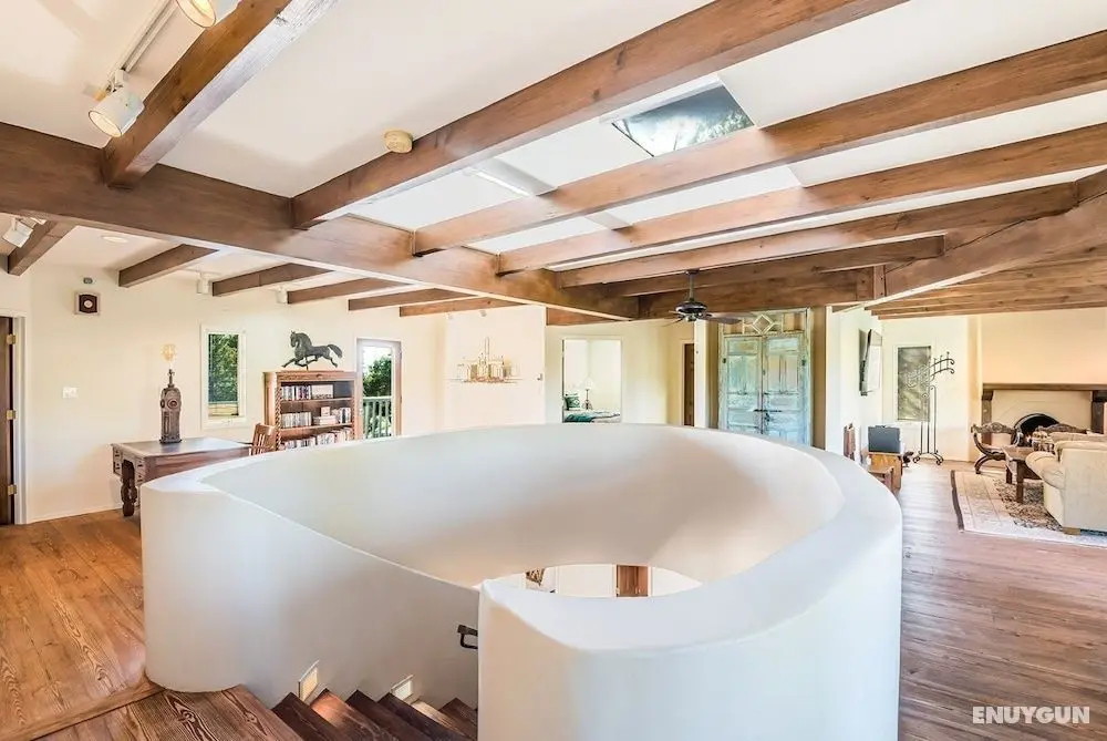 Encantada - Spacious and Luxurious Home, Walk to The Plaza - Oda
