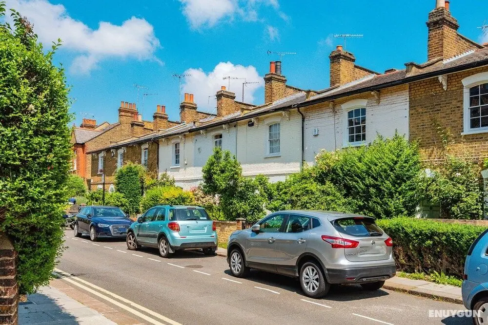 Enchanting Hammersmith Home Close to Shepherds Bush by Underthedoormat - Dış Mekan