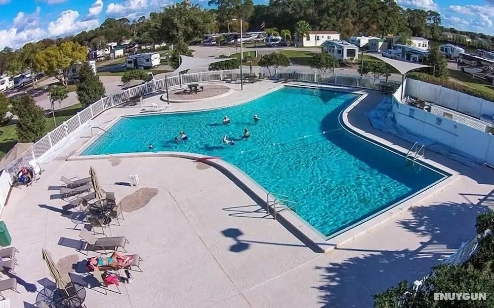Enduro RV Citrus Valley Resort - Havuz