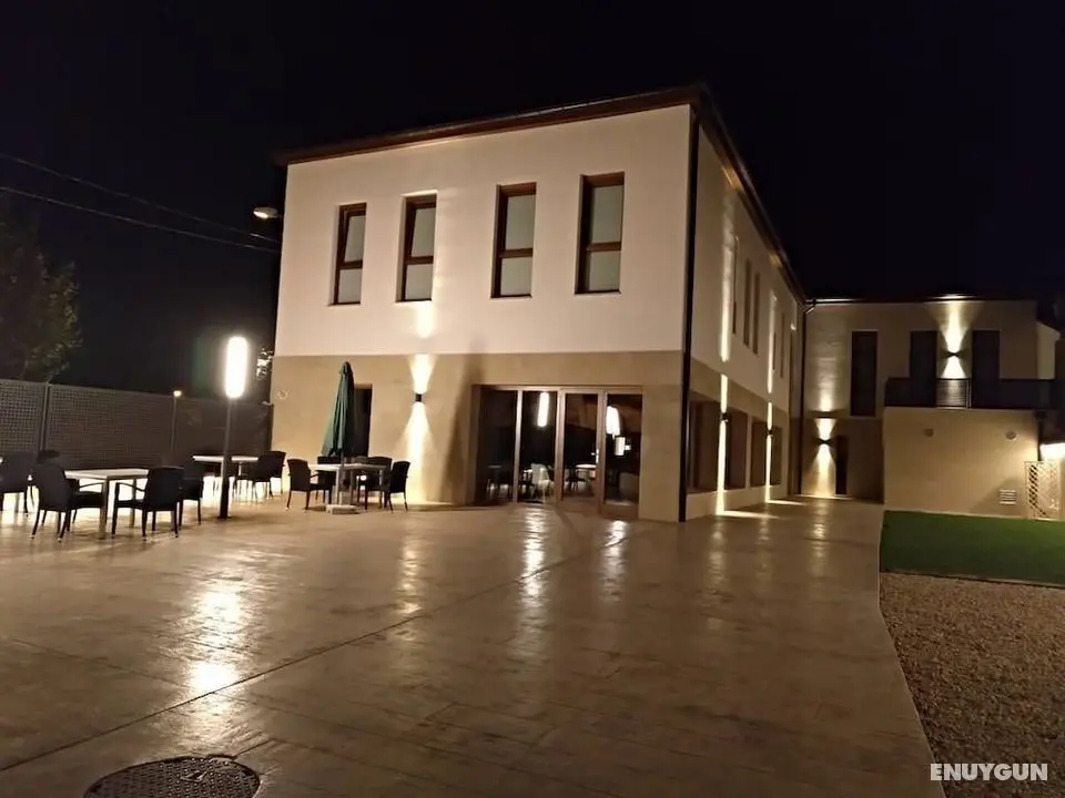 Hotel Entrerailes - Dış Mekan