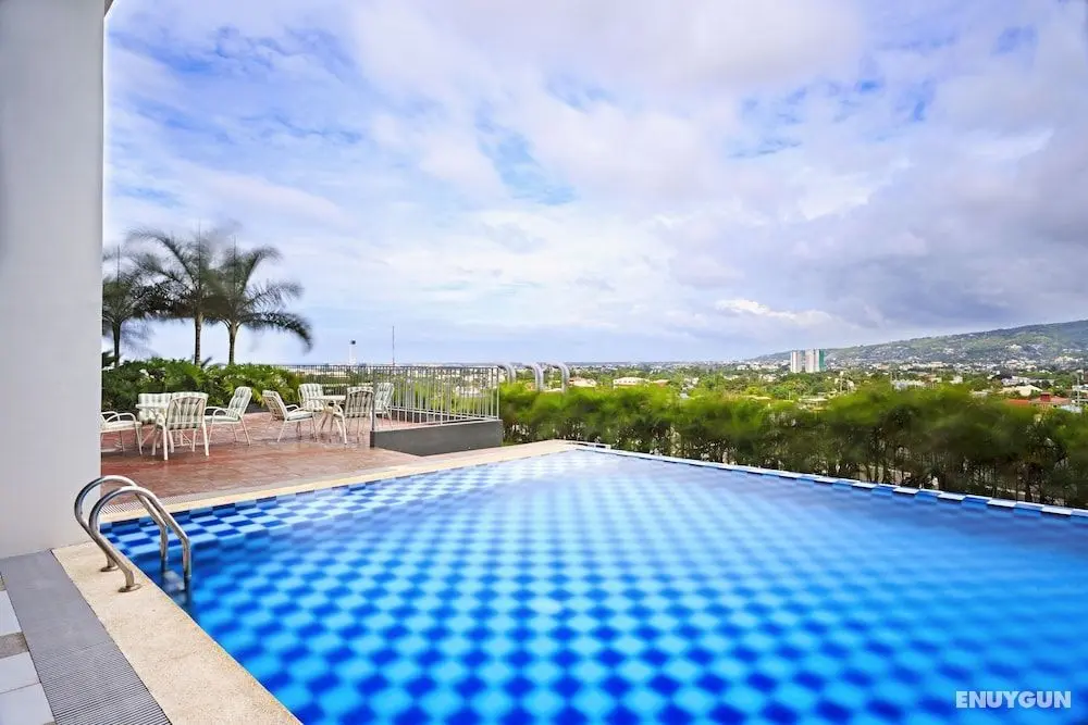 EON Centennial Soho Hotel - Havuz