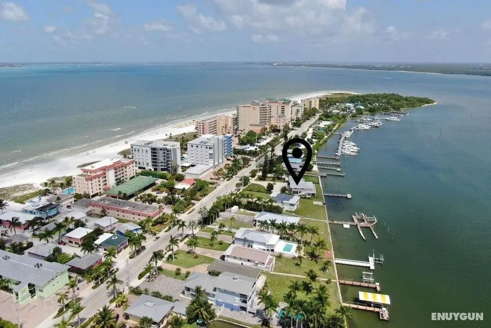 Estero Bay 2nd Floor Apartment - Plaj