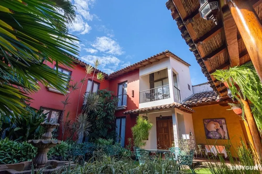 Estrada Hotel & Bistro - Dış Mekan