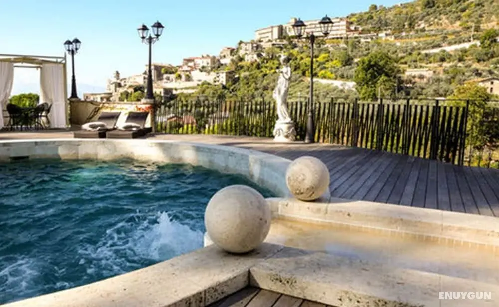 Villa Euchelia Resort - Havuz