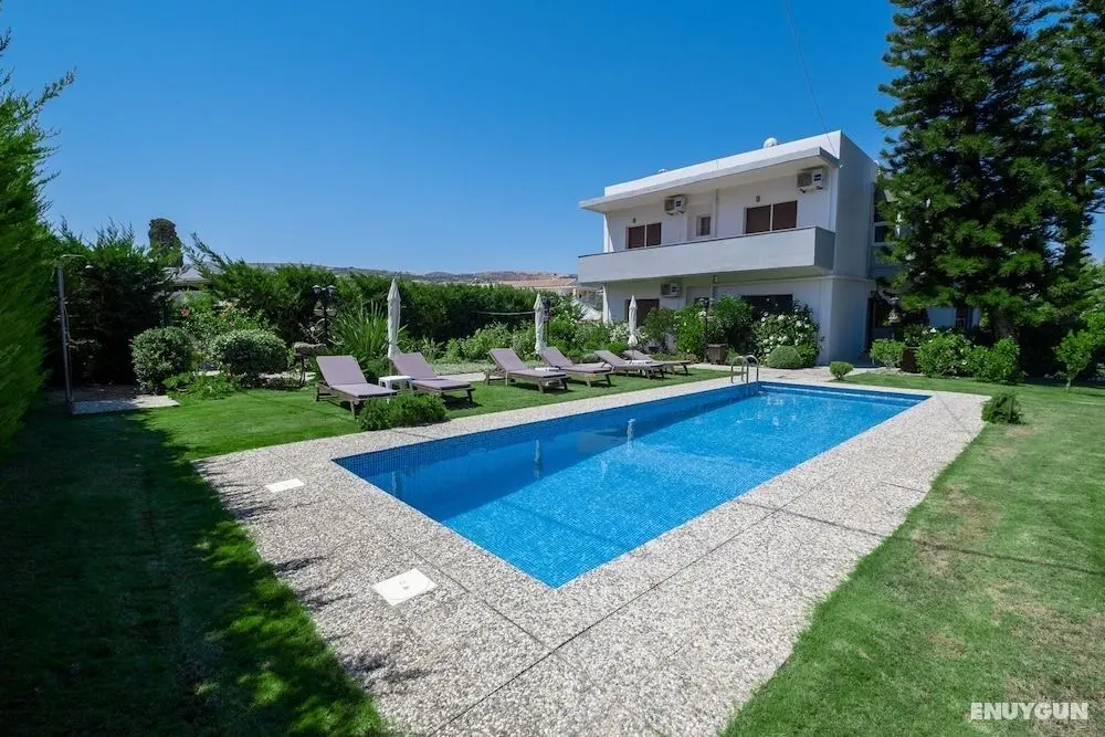 Euphoria Home for 6 with pool and garden - Öne Çıkan Resim