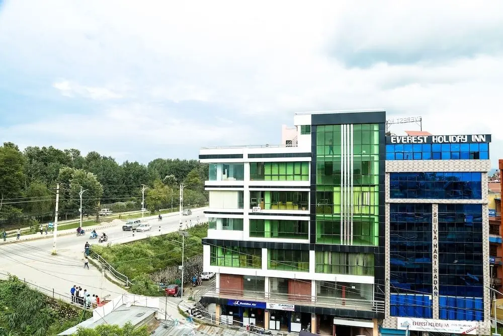Everest Holiday Inn - Konum Öne Çıkanlar