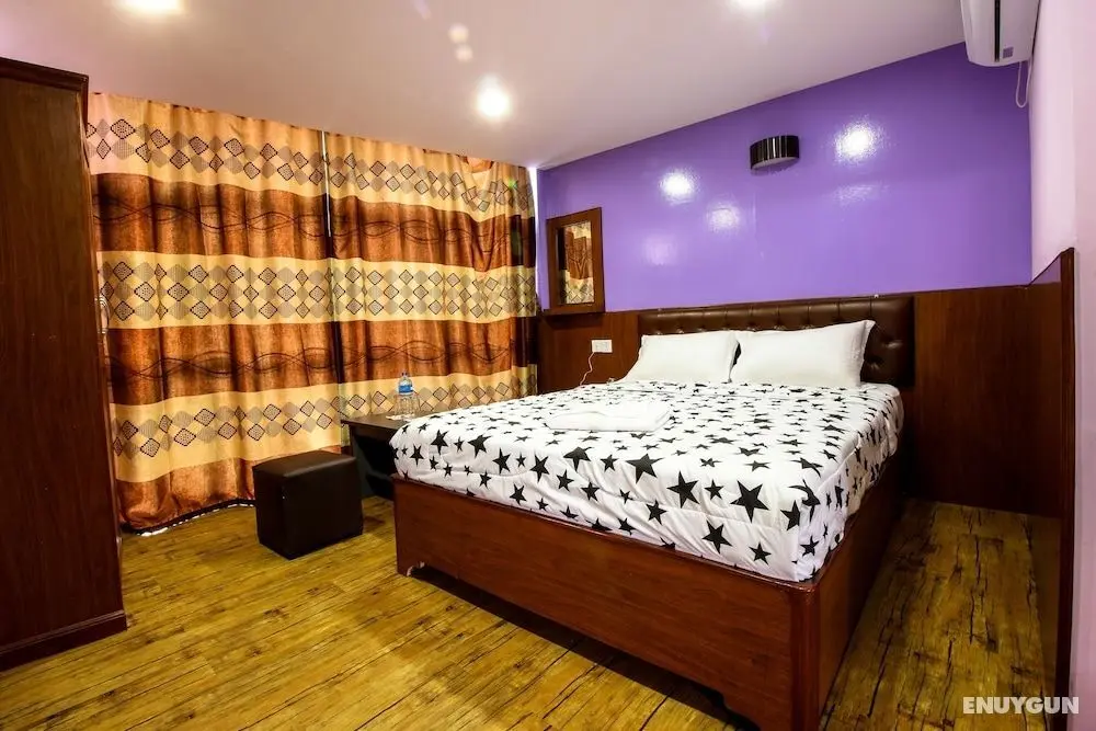 Everest Holiday Inn - Öne Çıkan Resim