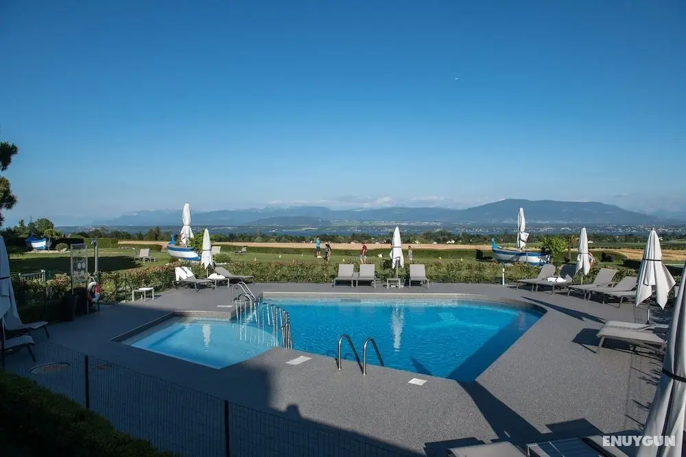 Everness Hotel & Resort - Havuz
