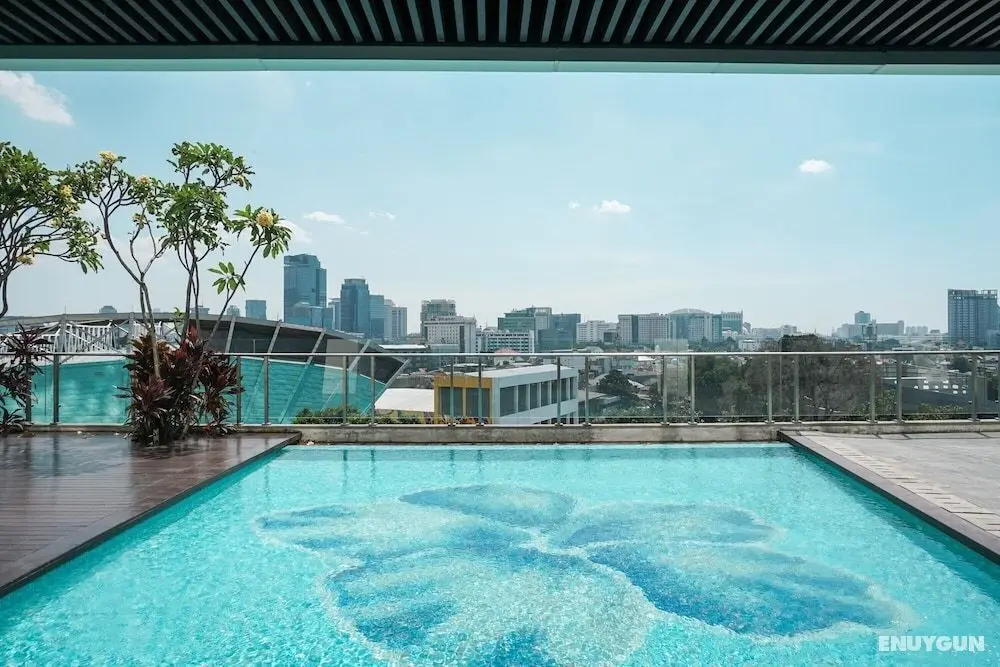 Exclusive 2BR Menteng Park Apartment with Private Lift - Havuz