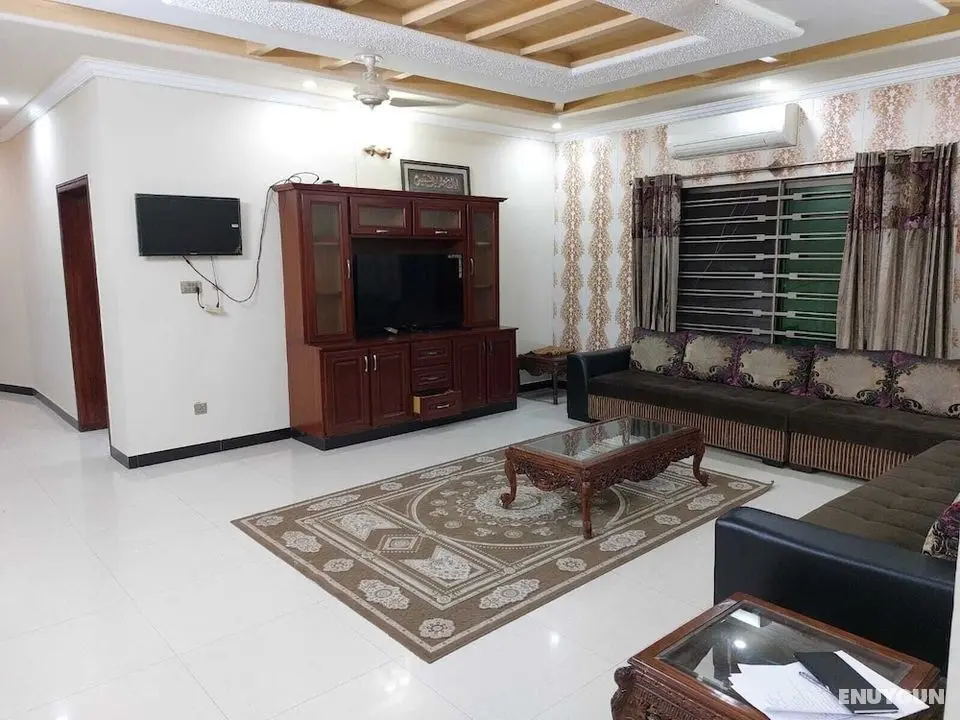 Exclusive 3 Bedroom Ground Floor Portion - Öne Çıkan Resim