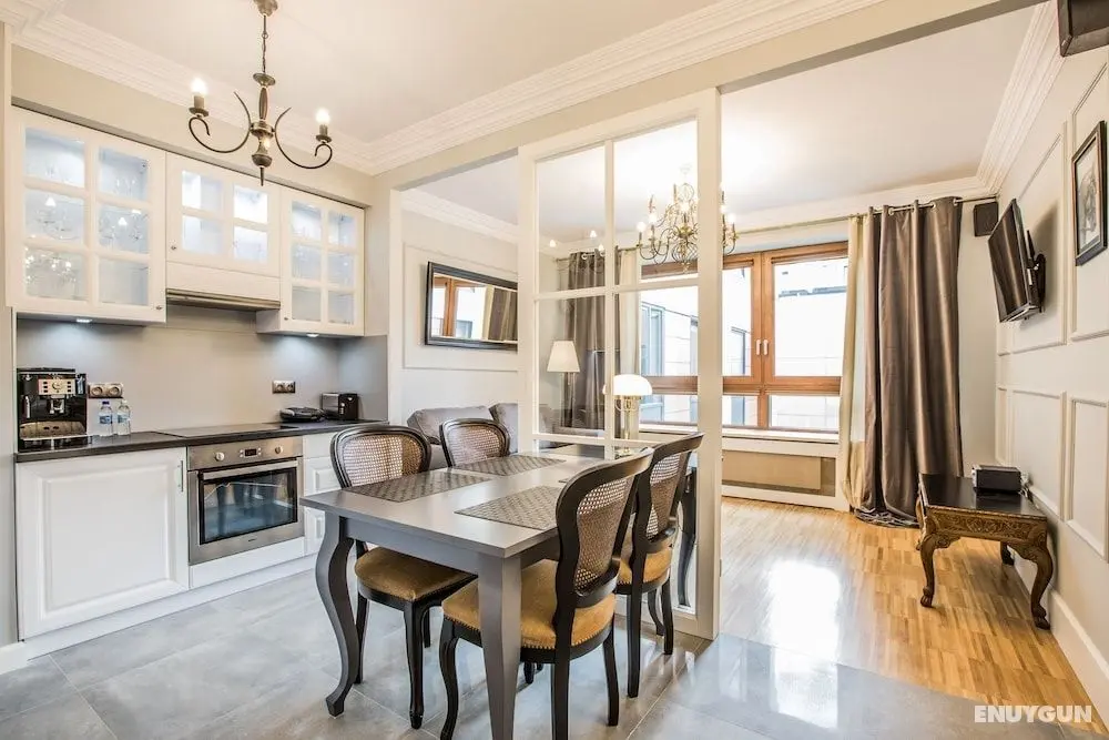 EXCLUSIVE Aparthotel Warszawa - Öne Çıkan Resim