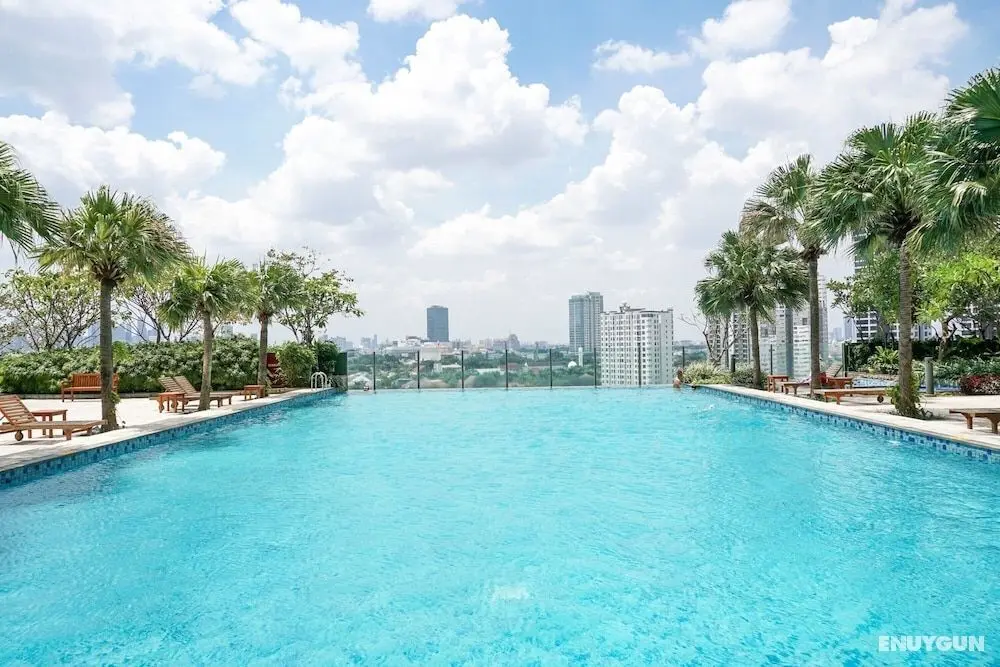 Exclusive and Modern 3BR Gandaria Heights Apartment - Havuz