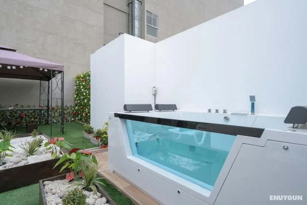 Exclusive Penthouse With Private Rooftop Jacuzzi BBQ Game Room - Oda